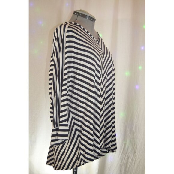 Apt. 9 Black/ White Striped Top size 3x - Picture 2 of 4